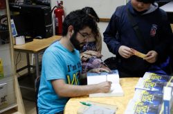 Firma de Libros Corte de Cinta