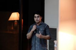 Claudio Reyes, Escritor y Profesor de Inglés