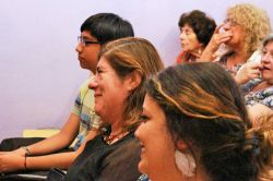 Asistentes disfrutando del evento