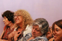 Asistentes disfrutando del evento