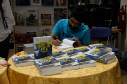 Firma de Libros Corte de Cinta